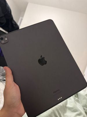 SROCHNA Ipad pro 13 sotiladi b/u 256tali dok bor