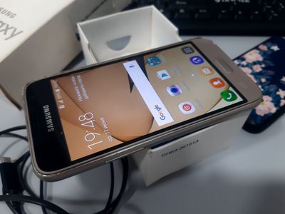 Samsung.J1 2016 Gold sotiladi.
