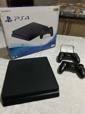 PlayStation 4 slim 1TB