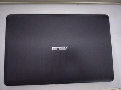 Notebook sotiladi