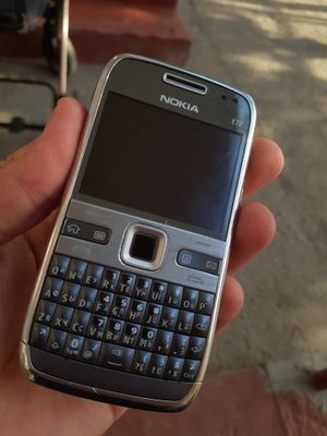 Nokia E72 sotaldi