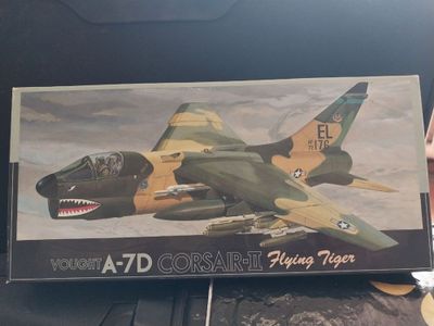 Сборная модель самолета А 7D Корсар 2 японской фирмы Фуджими, м-б 1:72