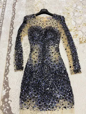 Строго оригинальное платье от Jovani