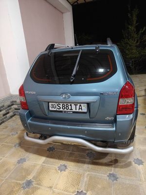 Hyundai tucson 2008 года выпуска, в идеяльном состоянии