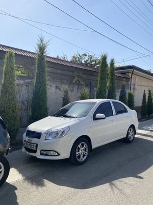 Nexia 3 avtamat sotiladi