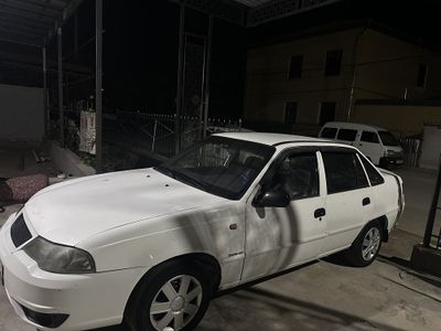 Nexia 2 Sotiladi.