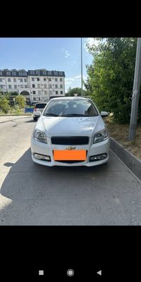 Nexia 3 sotiladi bir qòl haydalgan toza.