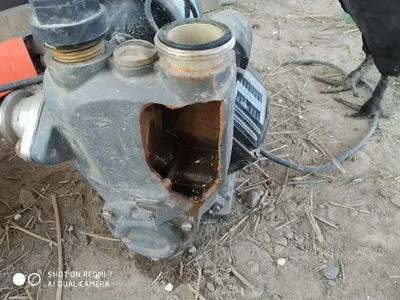 Сув Насос тузатаман музлаб ёрилгани