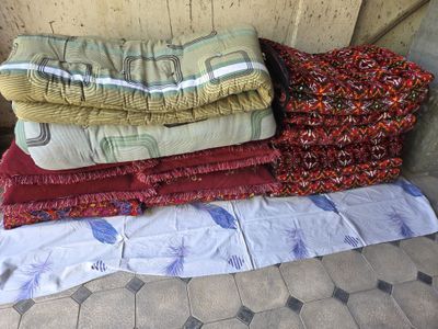 Курпачи 4 шт, падушки 6 шт, матрас 1шт, всё б/у. В хорошом состояние