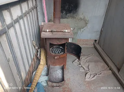 Андижан. Qalin metalldan yasalgan qozonli pech sotiladi.