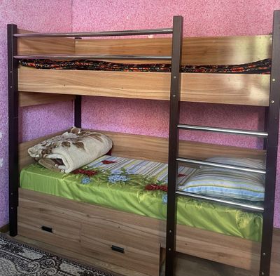 Кровать двухъярусная