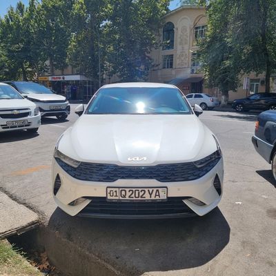 Kia k5 sotiladi 7 pazitsiya