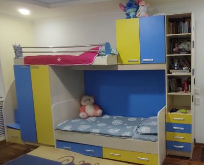 Продаётся детский спальный гарнитур.