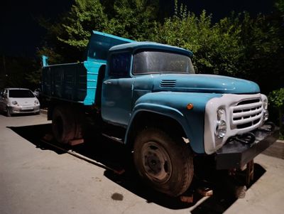 Zil sotiladi matorlari zor