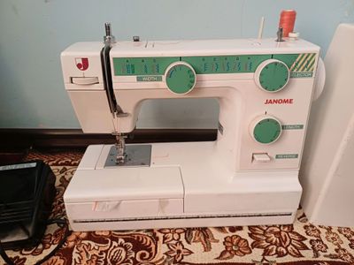 Elektronni shveynaya mashinka