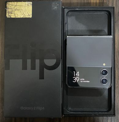 Samsung Z flip 4 8/256 gb ekran ketgan