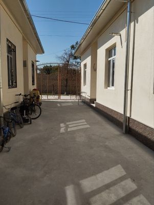 Toshkent tumania yangi Kotej 3 xona 80 kvmetr
