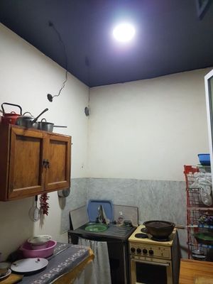 1 xonali Ijaraga uy bor kadeshva bozor oldida