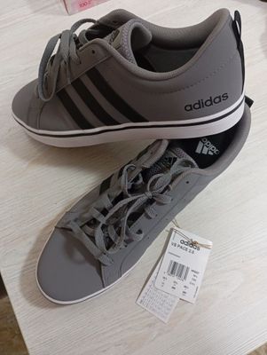 Продам кроссовки ADIDAS