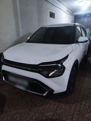 Kia Carens 2025 .