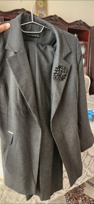 Ayollar kastyum shimi sotiladi