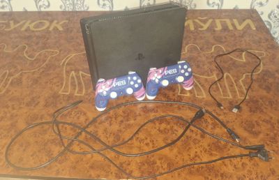 Ps4 satiladi pulini kelishamiz