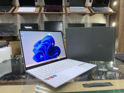 Asus Zenbook Ryzen 5-6600U 16/512GB ideal