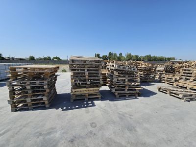 Продаётся Б/У поддоны размер 100/100 - 100/110 см