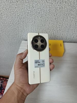 Realme 12 pro plus 8/256 как новый
