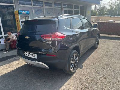 trecker 2023 qora rang premier