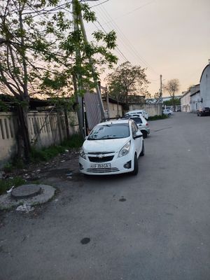 Спарк 2010 метан газ