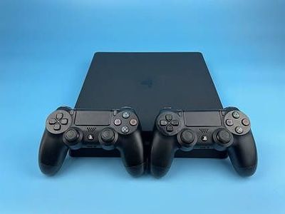 Продаю Sony Play Station-4 Slim 1TB 2джойстика оригинал!