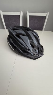 Спортивный шлем для велосипеда