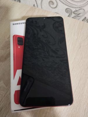 Samsung Galaxy A12 (красный)