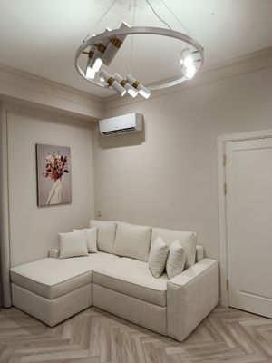 Divan yumshoq mebel