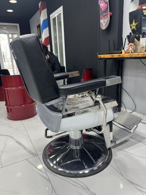 Barber kreslo xolati tinniq.