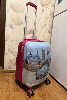 Детский брендовый чемодан