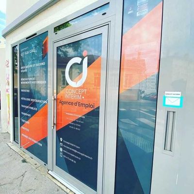 Поклейка витринных наклеек Oracal / Vitrina yopishtirish xizmati