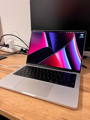 SKIDKADA MacBook pro m1 14 inch sotiladi zor xolatda manzl chilonzor