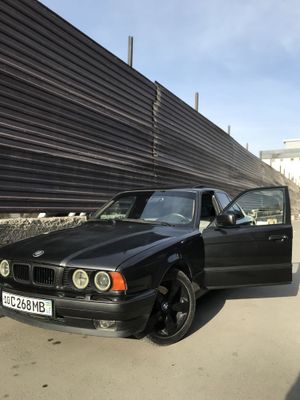 BMW E34 535i sotiladi