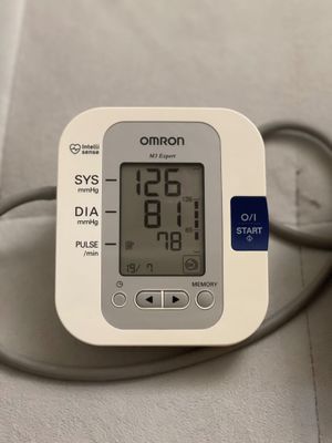 OMRON M3 Expert тонометр