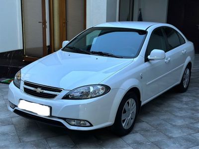Chevrolet Gentra, 1 pozitsiya