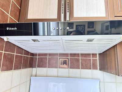 Продаю кухонную вытяжку Fitech
