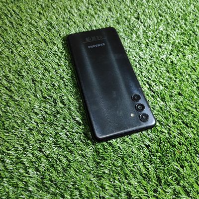 Samsung A04s sotiladi