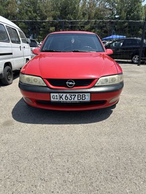 Avtomobil Opel Vectra.