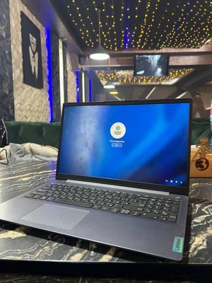 Lenovo notebook sotuvda