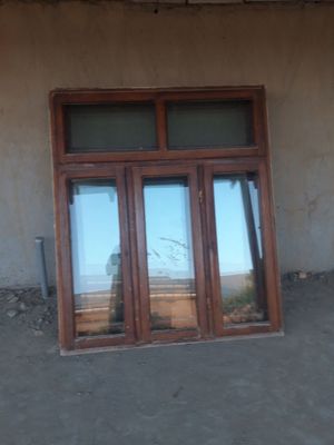 Deraza romlari sotiladi .Bo'yi 160 .Eniga 140