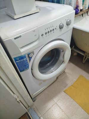 Продам срочно на запчасти стиральную автомат мошинку