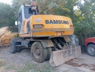 Samsung экскаватор колесный