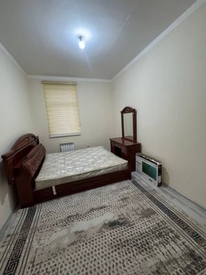 Срочно здаеться квартира в аренду чирчике 2 микрорайоне новостроека